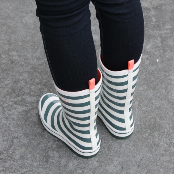 helly hansen women's rain boots